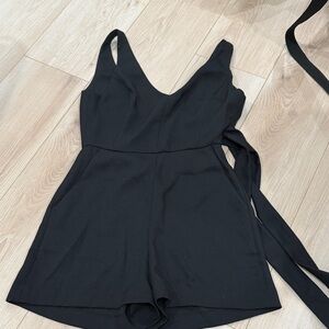 Aritzia - Wilfred Black V-Neck Romper open back